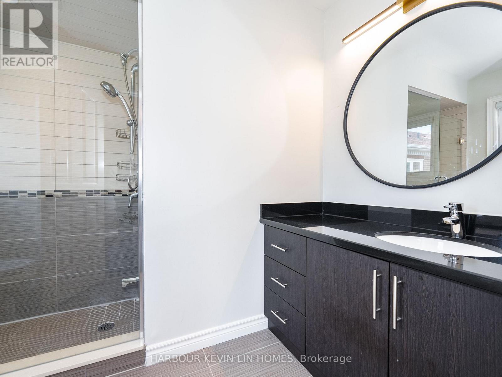 Photo 30 of 9 Dalewood Drive, Richmond Hill ON