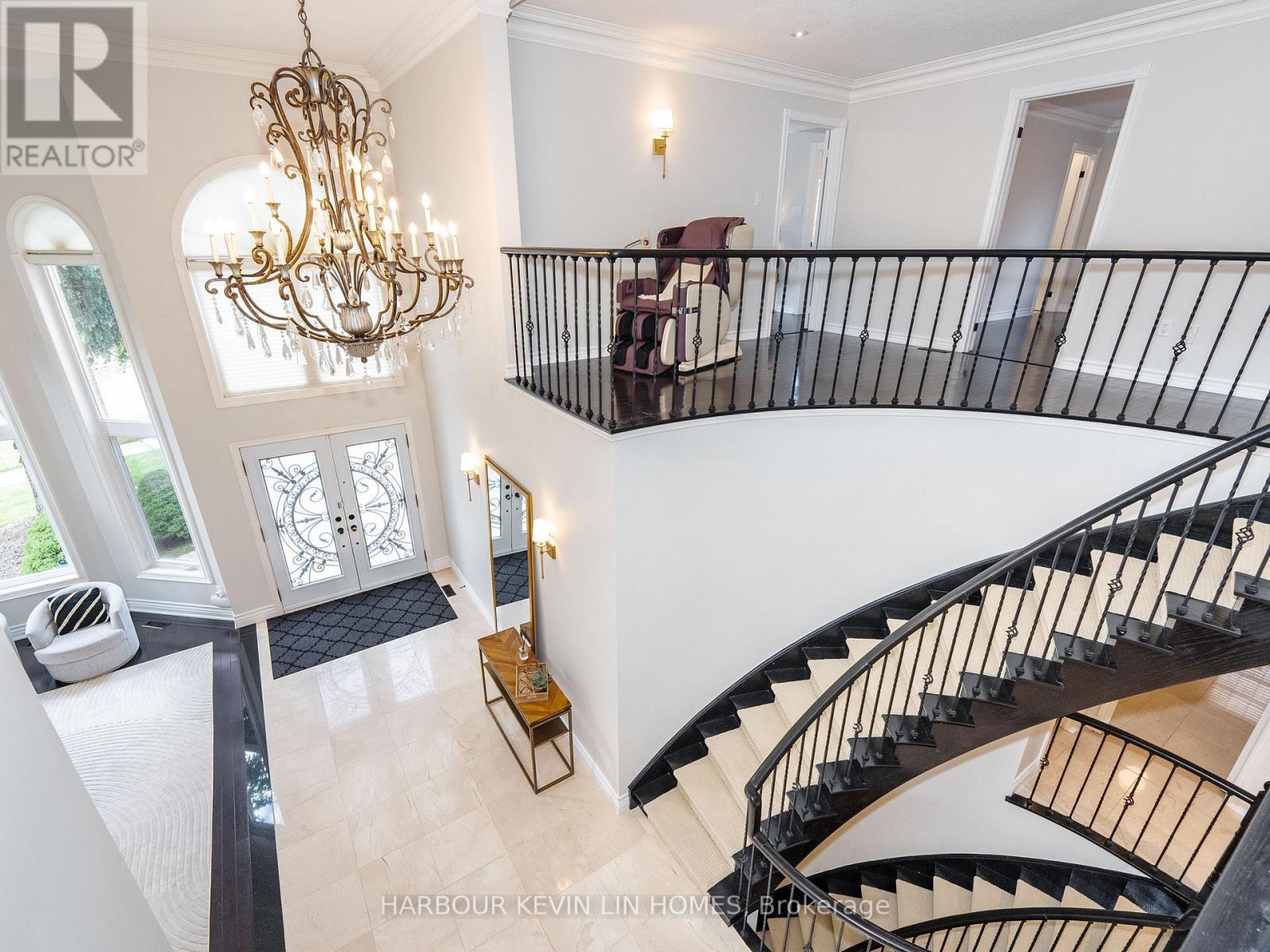 Photo 21 of 9 Dalewood Drive, Richmond Hill ON