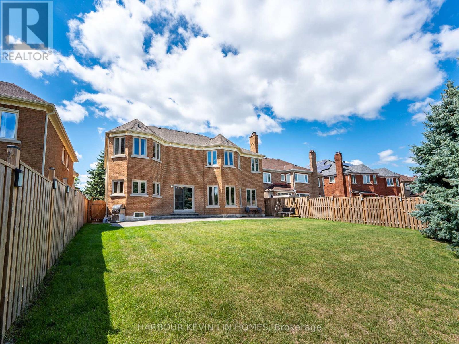 Photo 38 of 9 Dalewood Drive, Richmond Hill ON