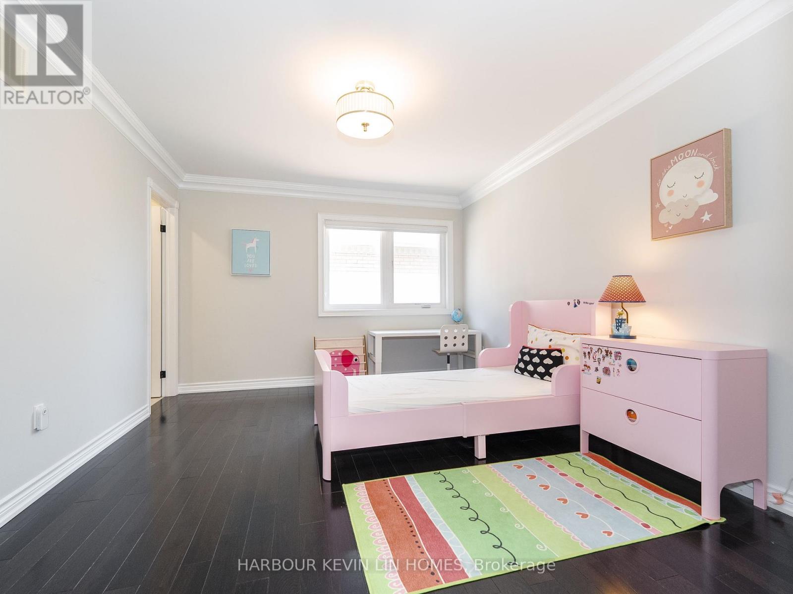 Photo 7 of 9 Dalewood Drive, Richmond Hill ON