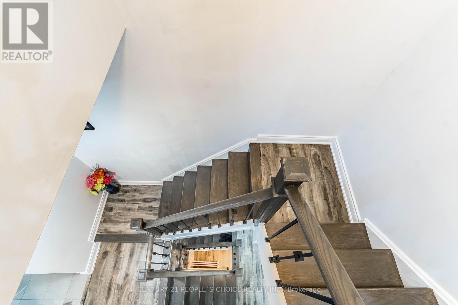 Photo 20 of 31 31 Mccallum Court N, Brampton ON