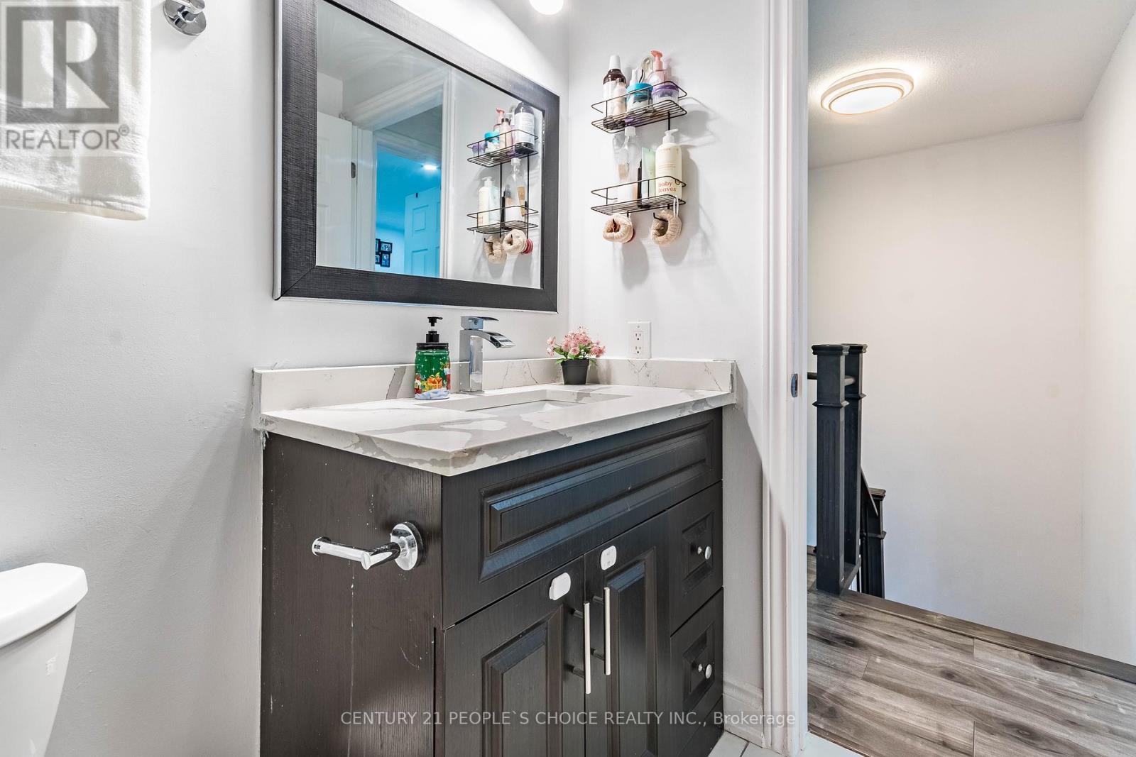 Photo 22 of 31 31 Mccallum Court N, Brampton ON