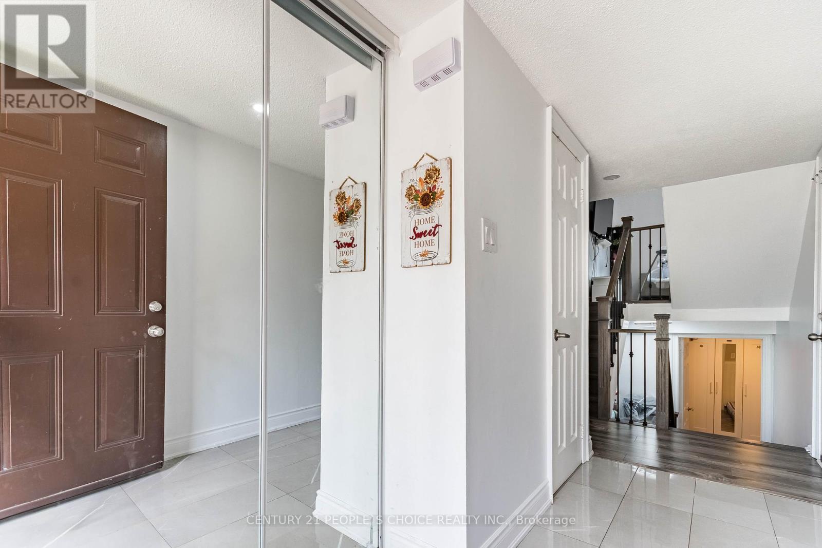 Photo 32 of 31 31 Mccallum Court N, Brampton ON