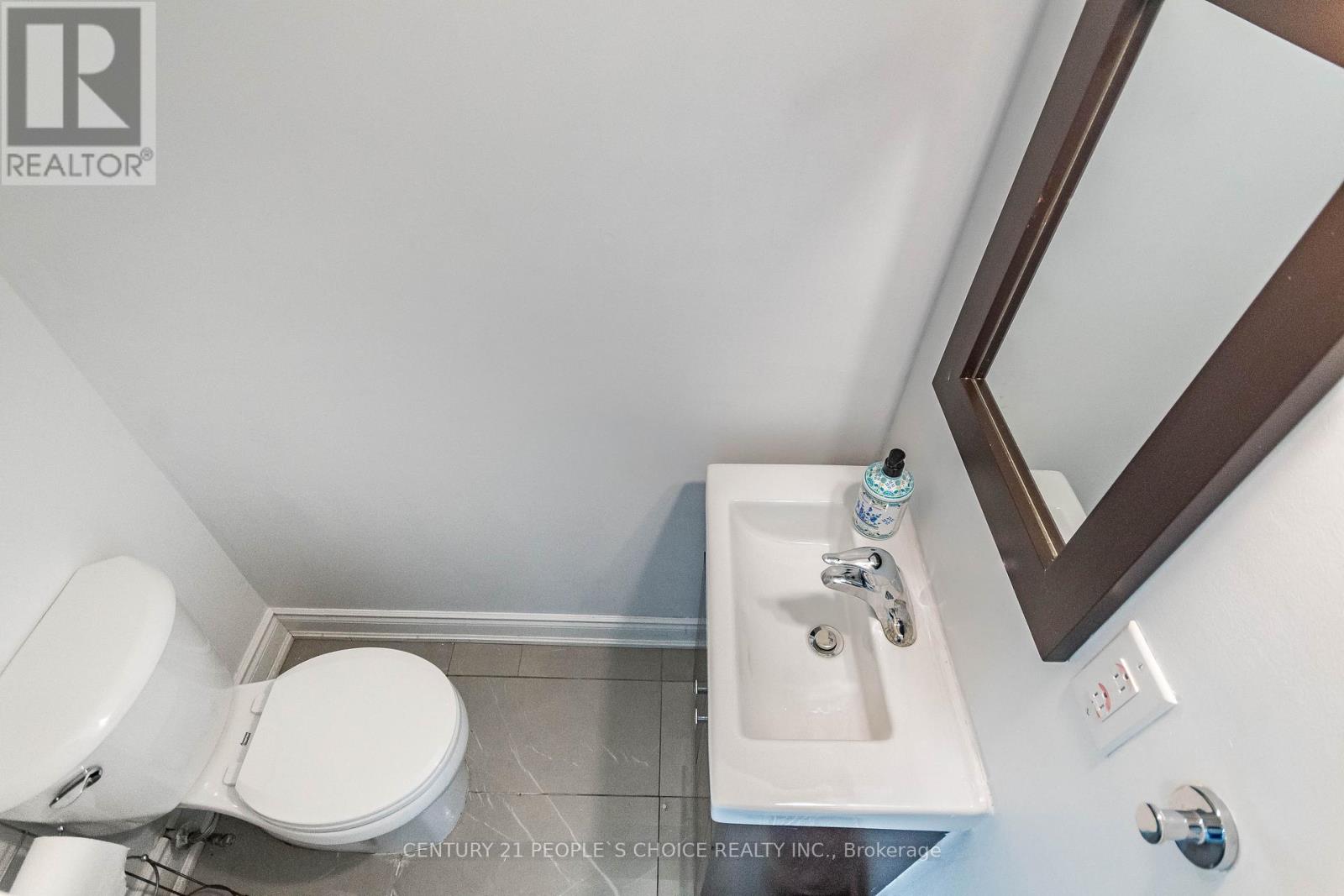 Photo 38 of 31 31 Mccallum Court N, Brampton ON