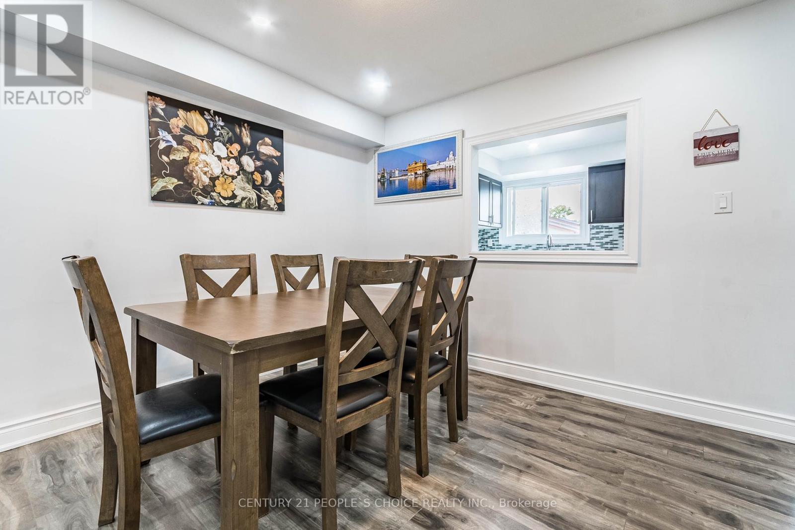 Photo 16 of 31 31 Mccallum Court N, Brampton ON