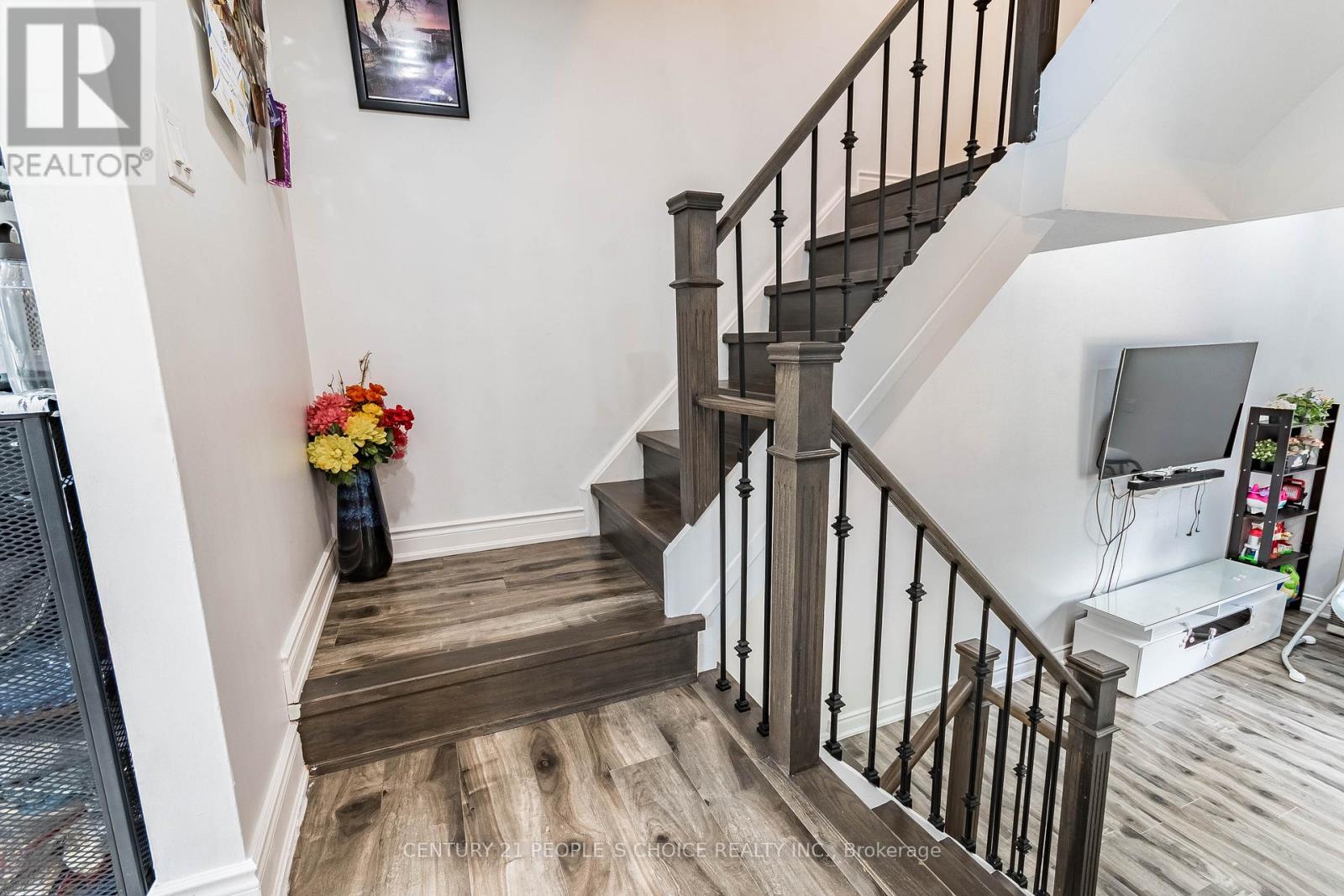 Photo 34 of 31 31 Mccallum Court N, Brampton ON