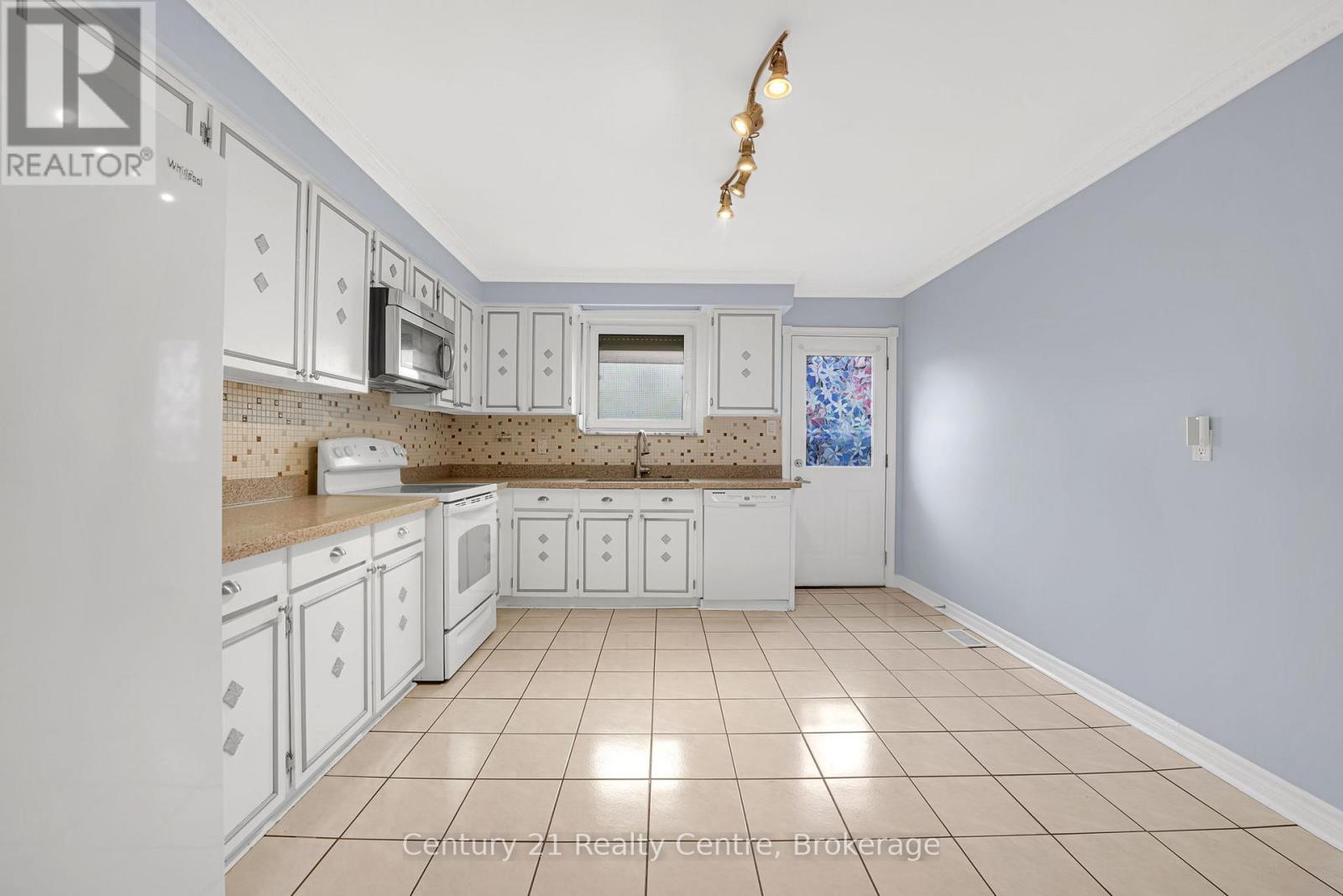 Photo 14 of 3233 Monica Drive, Mississauga ON