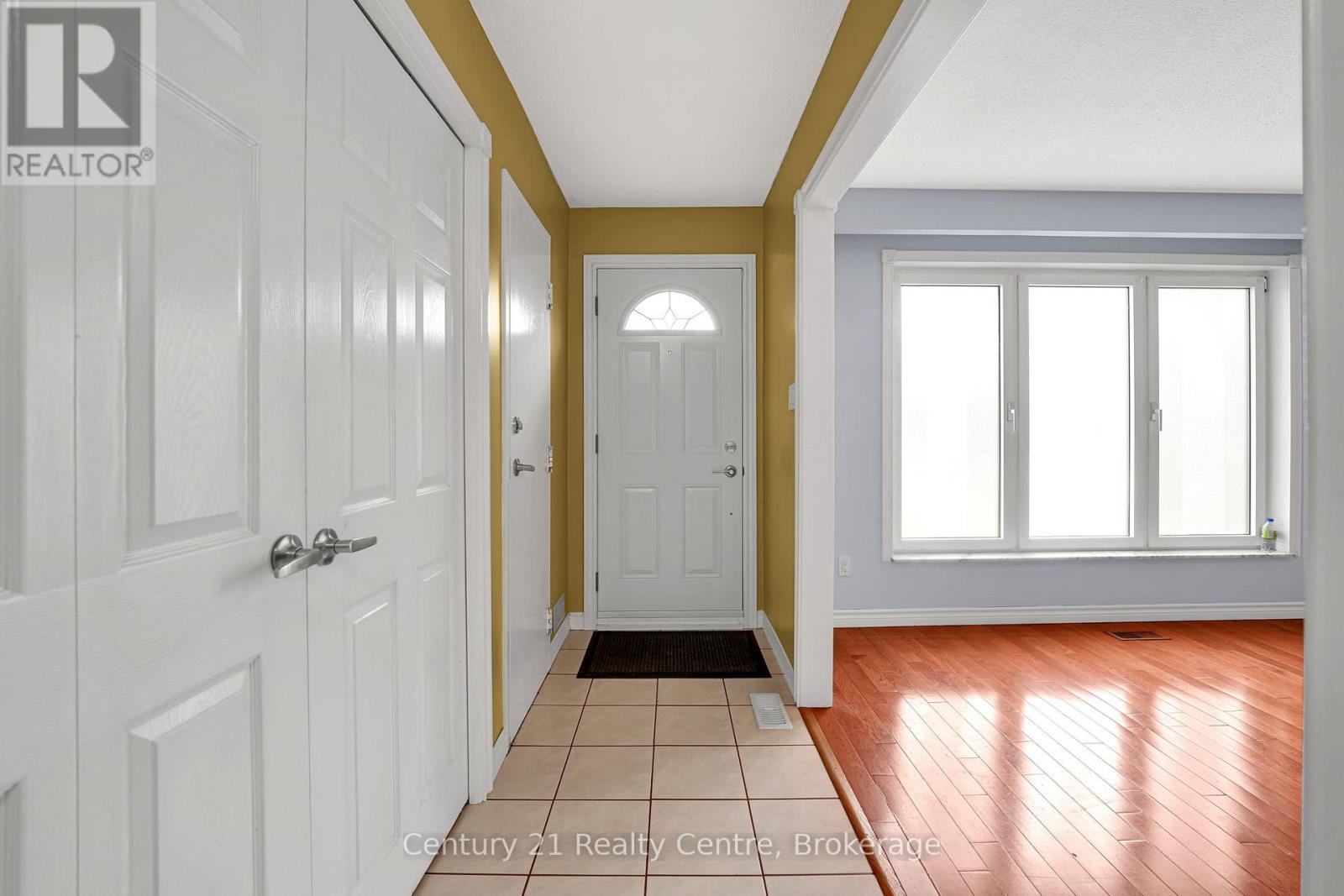 Photo 16 of 3233 Monica Drive, Mississauga ON