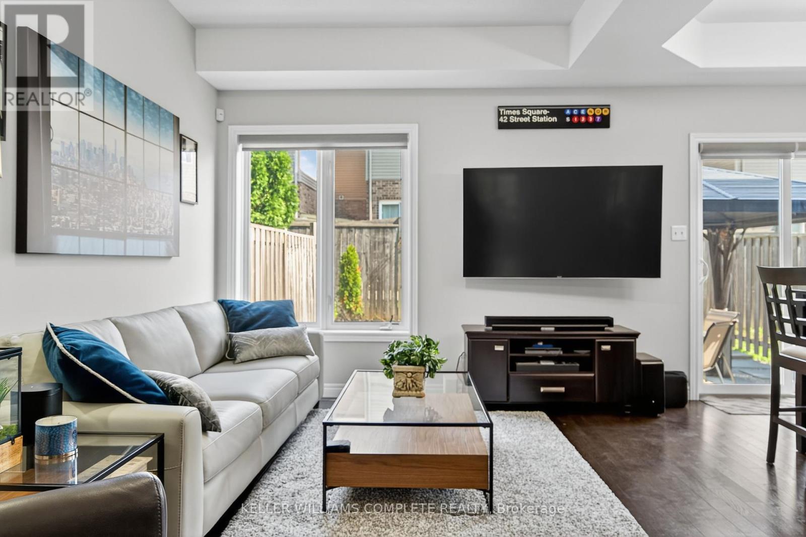Photo 8 of 3 21 Atessa Drive, Hamilton ON