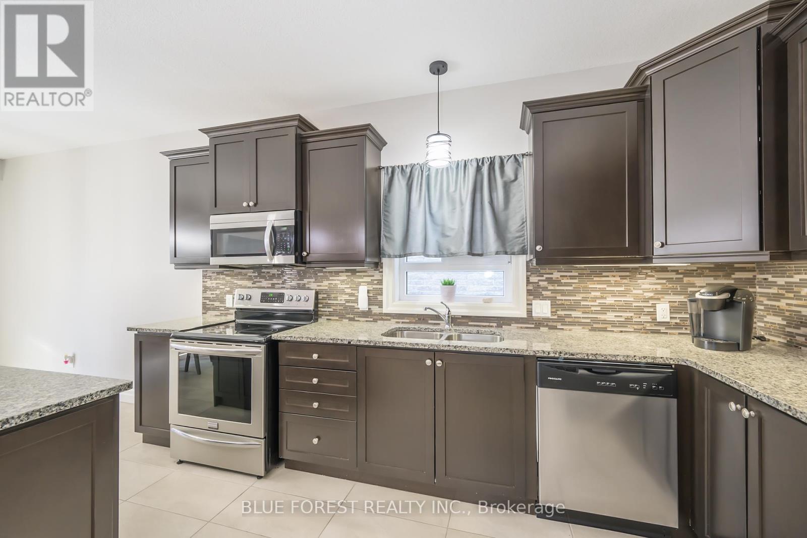 Photo 30 of 1835 Cedarpark Drive, London North ON