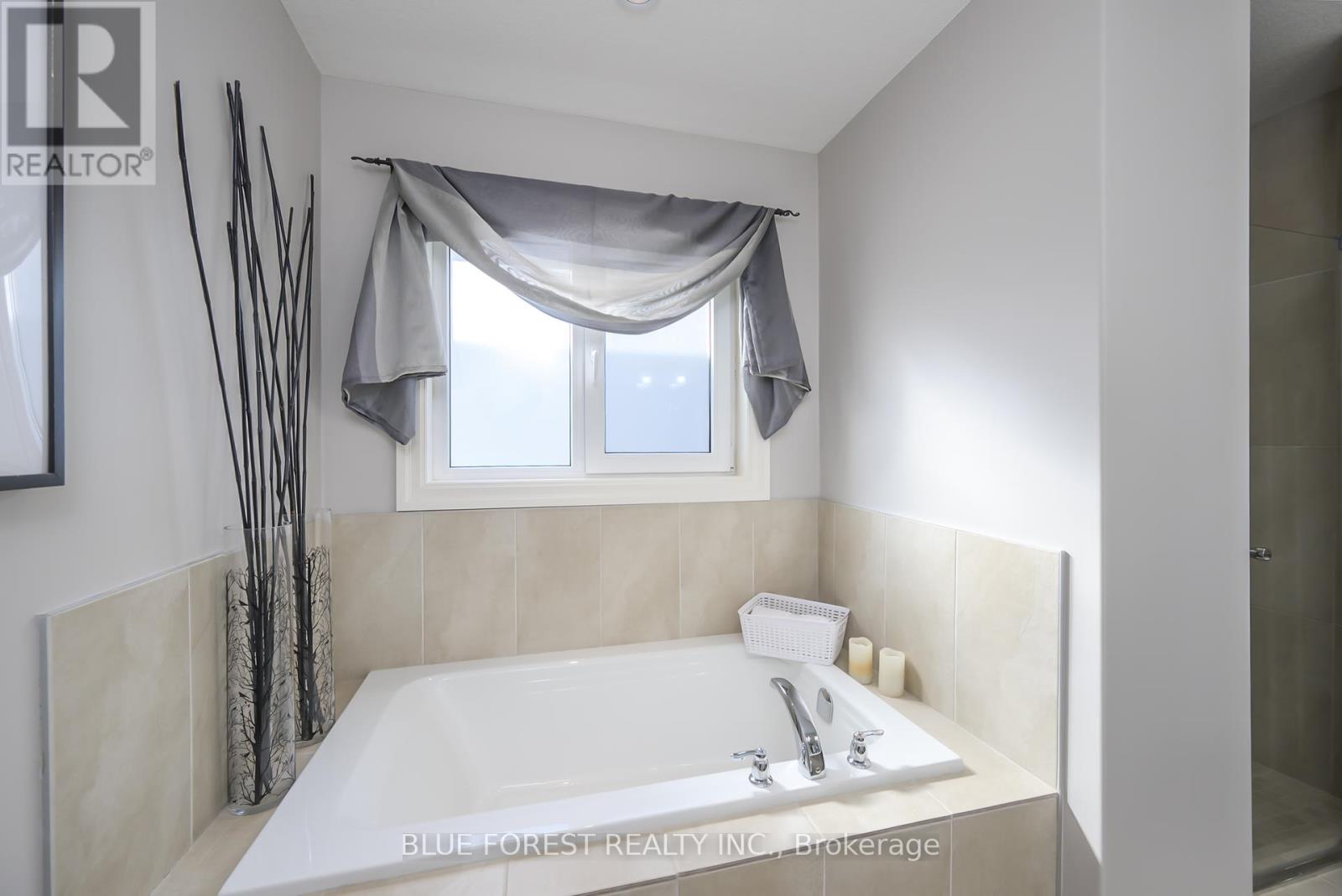 Photo 11 of 1835 Cedarpark Drive, London North ON