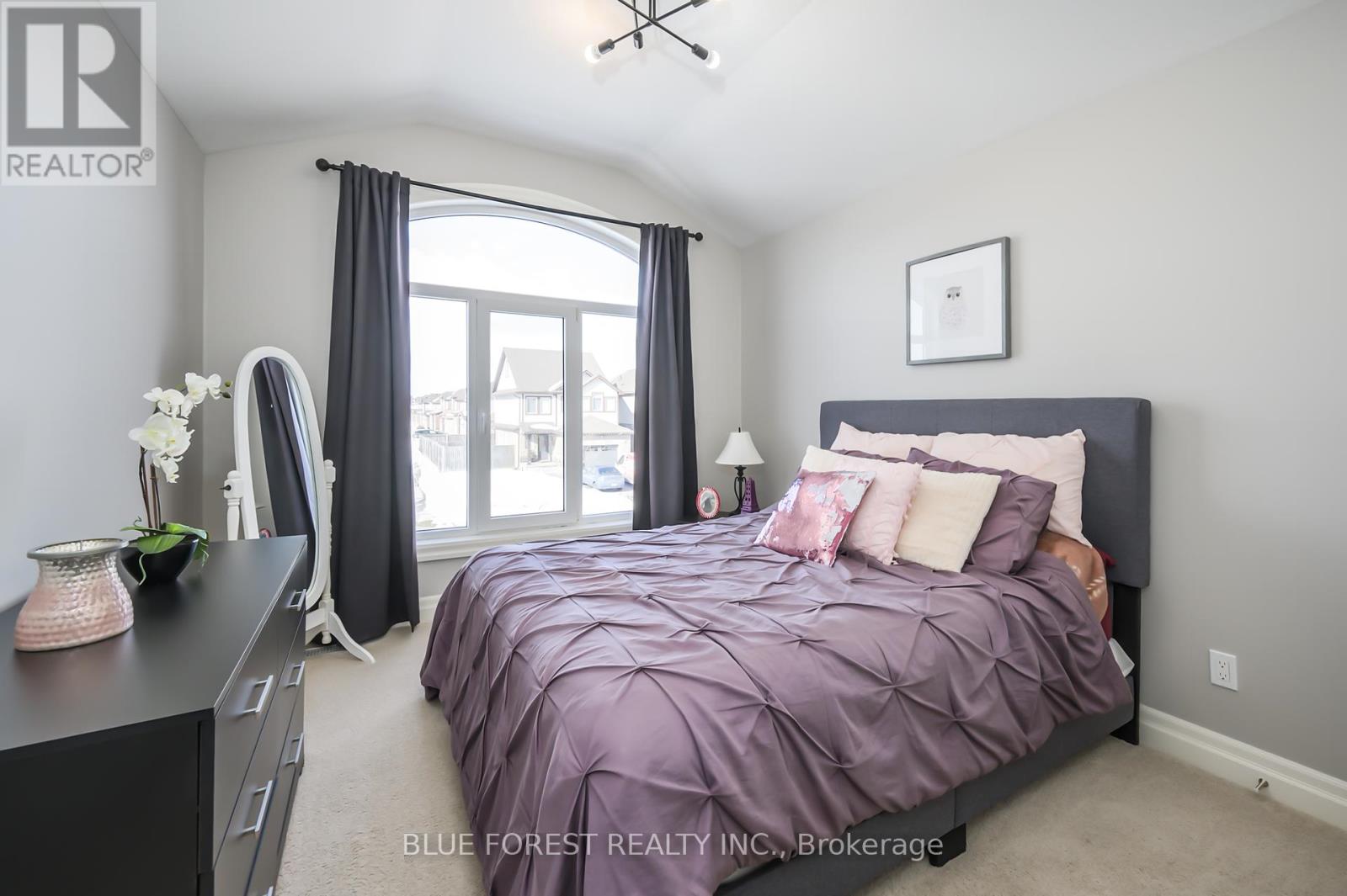 Photo 3 of 1835 Cedarpark Drive, London North ON