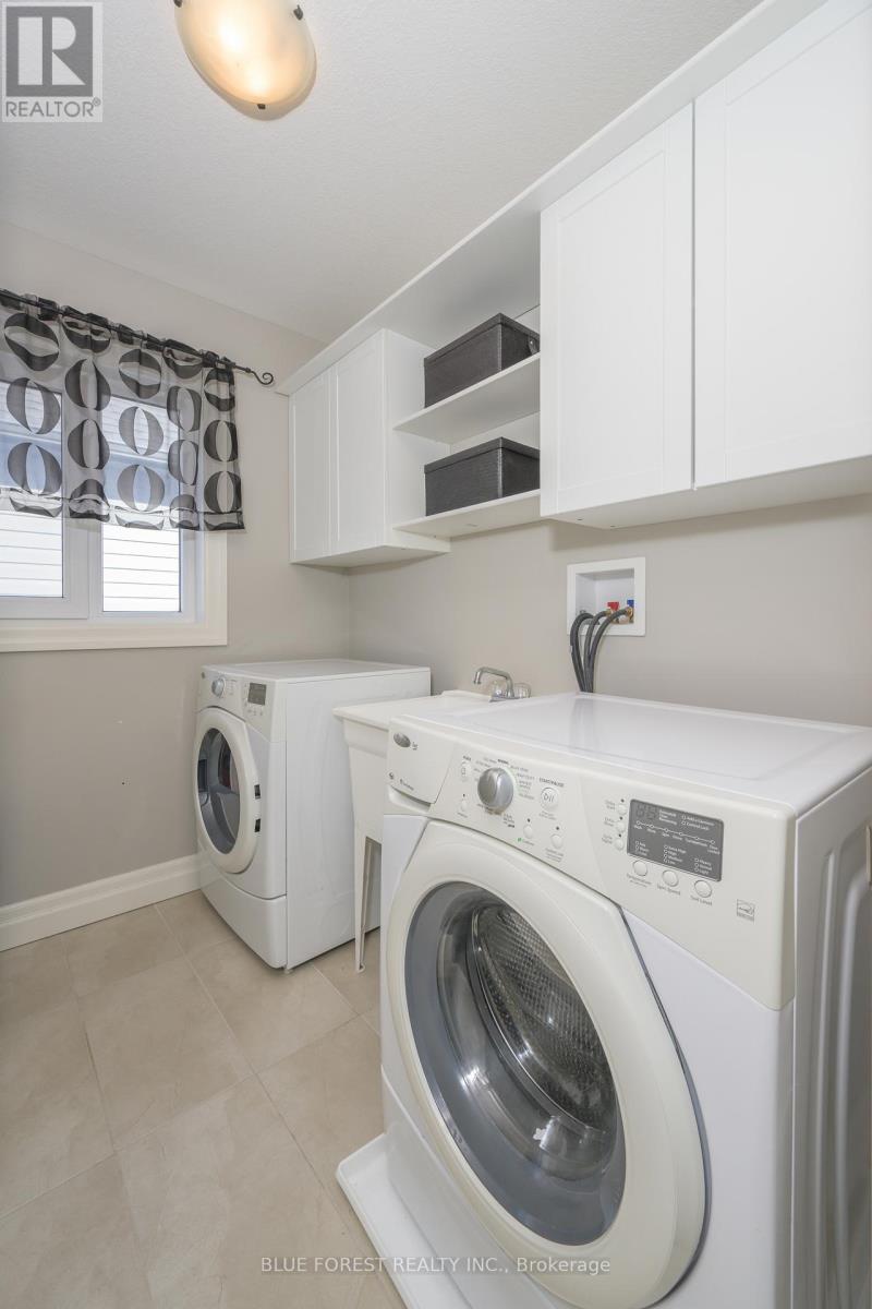 Photo 2 of 1835 Cedarpark Drive, London North ON