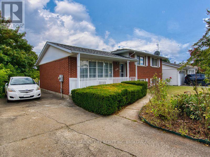 Photo 1 of 230 Lakeshore Road, St Catharines ON