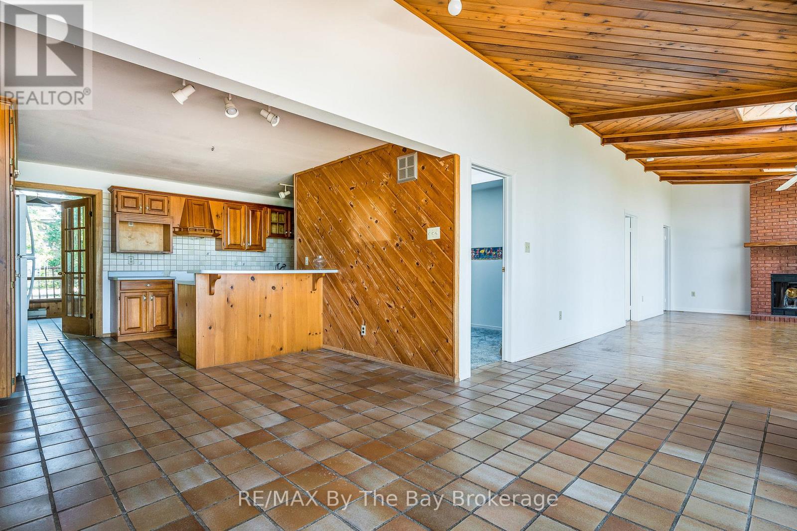 Photo 11 of 156 Santos Lane, Wasaga Beach ON
