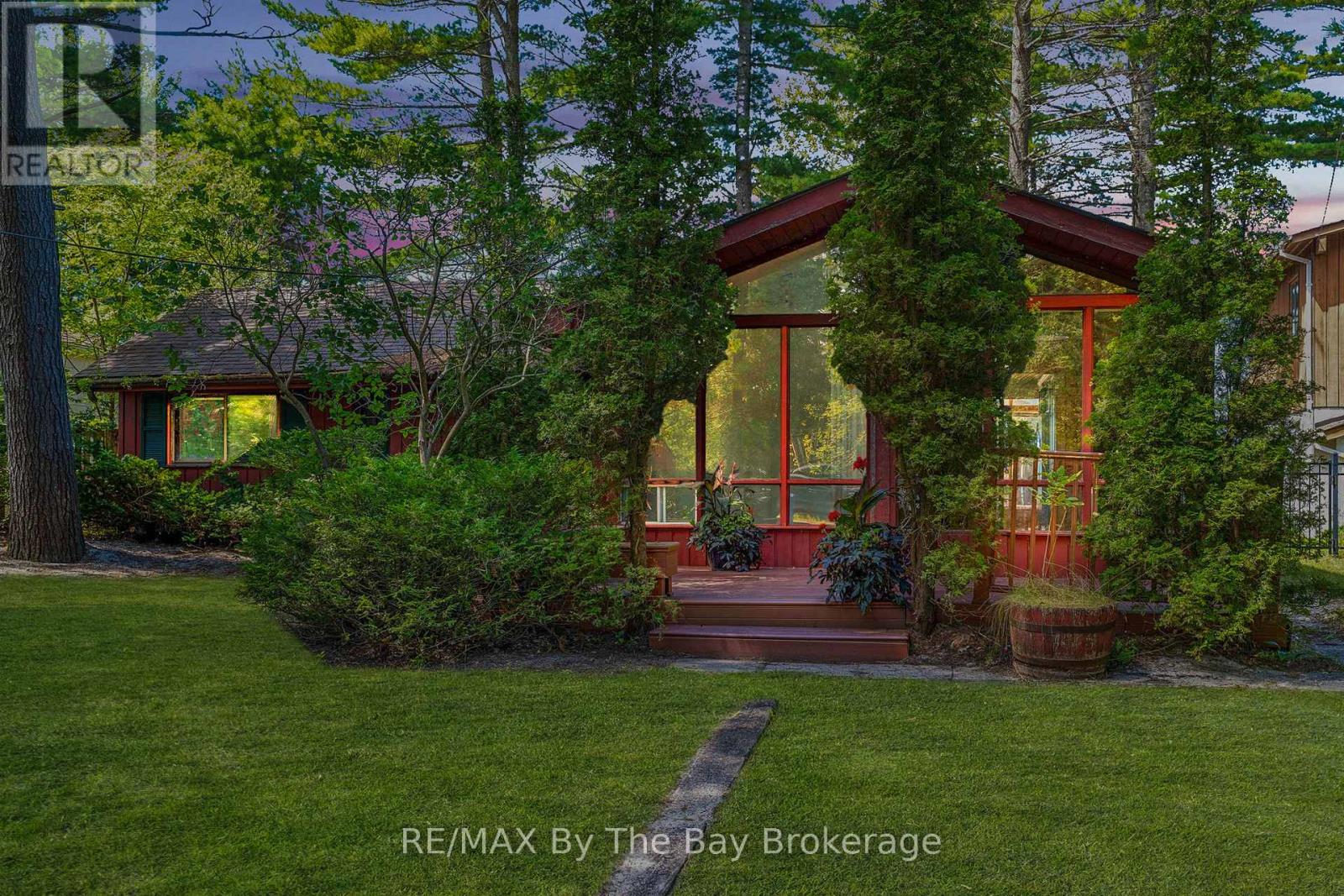 Photo 6 of 156 Santos Lane, Wasaga Beach ON