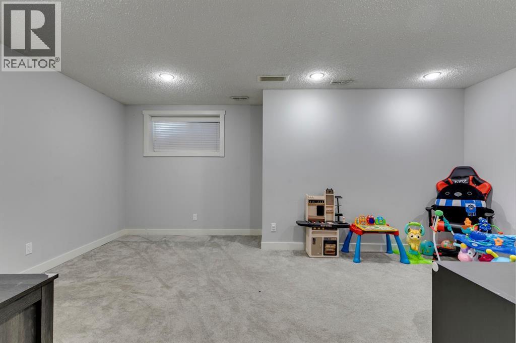 Photo 29 of 105 Copperpond Landing Se, Calgary AB