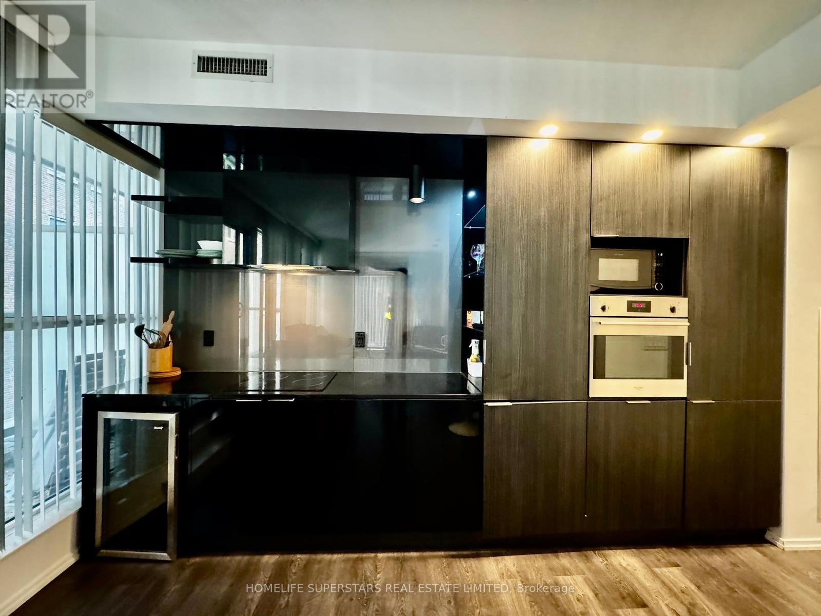 Photo 8 of 506 70 Temperance Street, Toronto ON