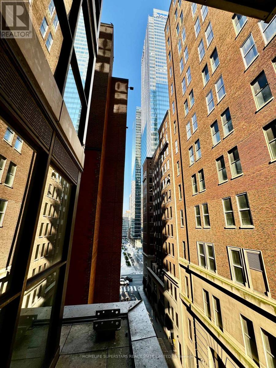 Photo 2 of 506 70 Temperance Street, Toronto ON