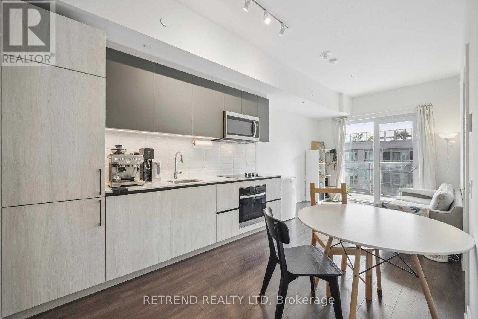Photo 3 of 714 150 Logan Avenue, Toronto ON