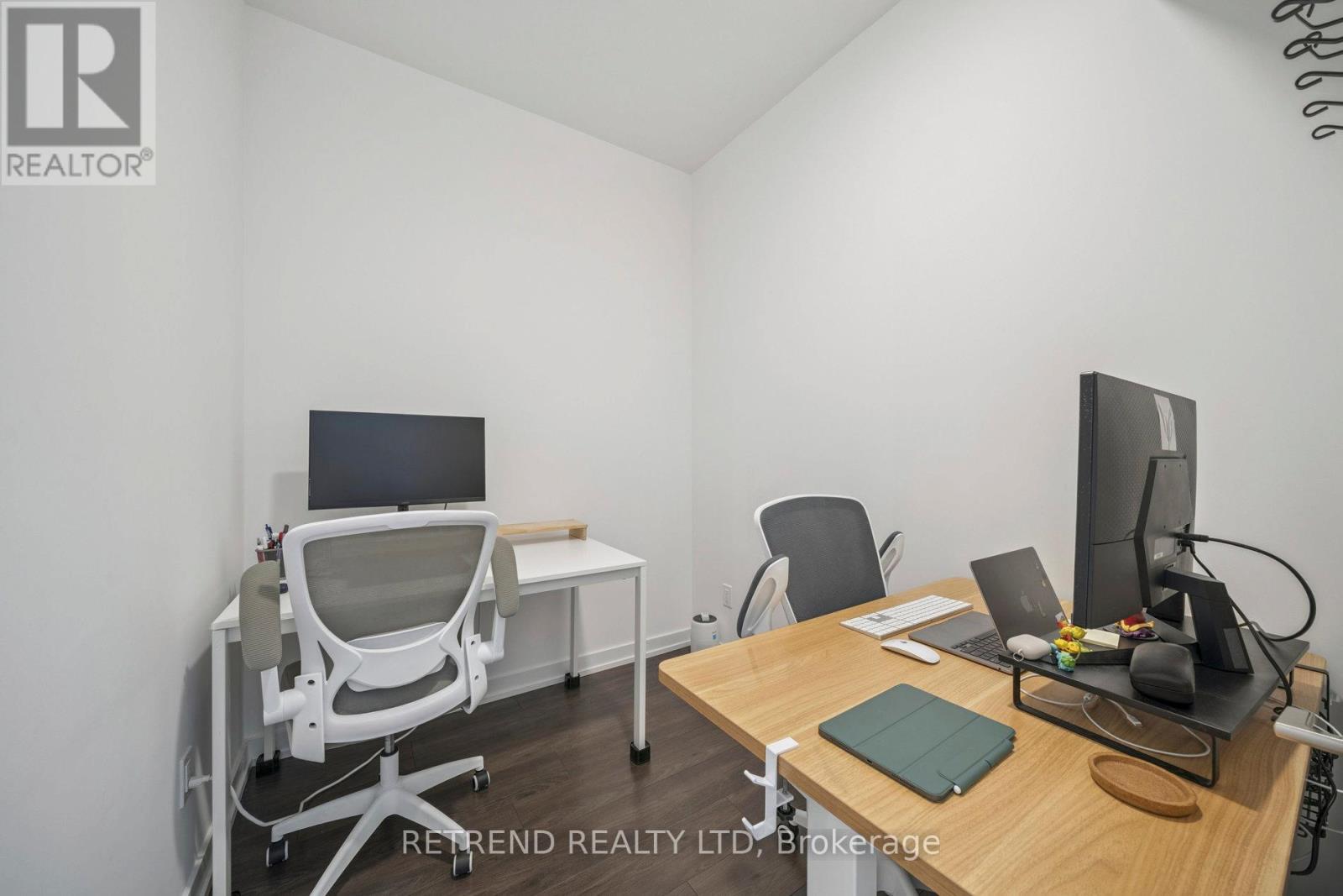 Photo 4 of 714 150 Logan Avenue, Toronto ON