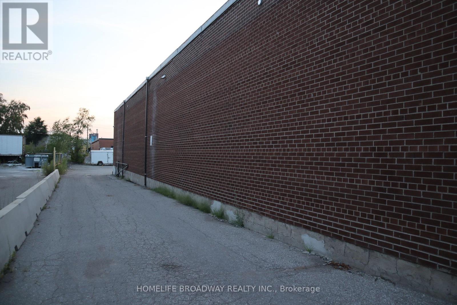 Photo 2 of 1660 62 Midland Avenue, Toronto ON