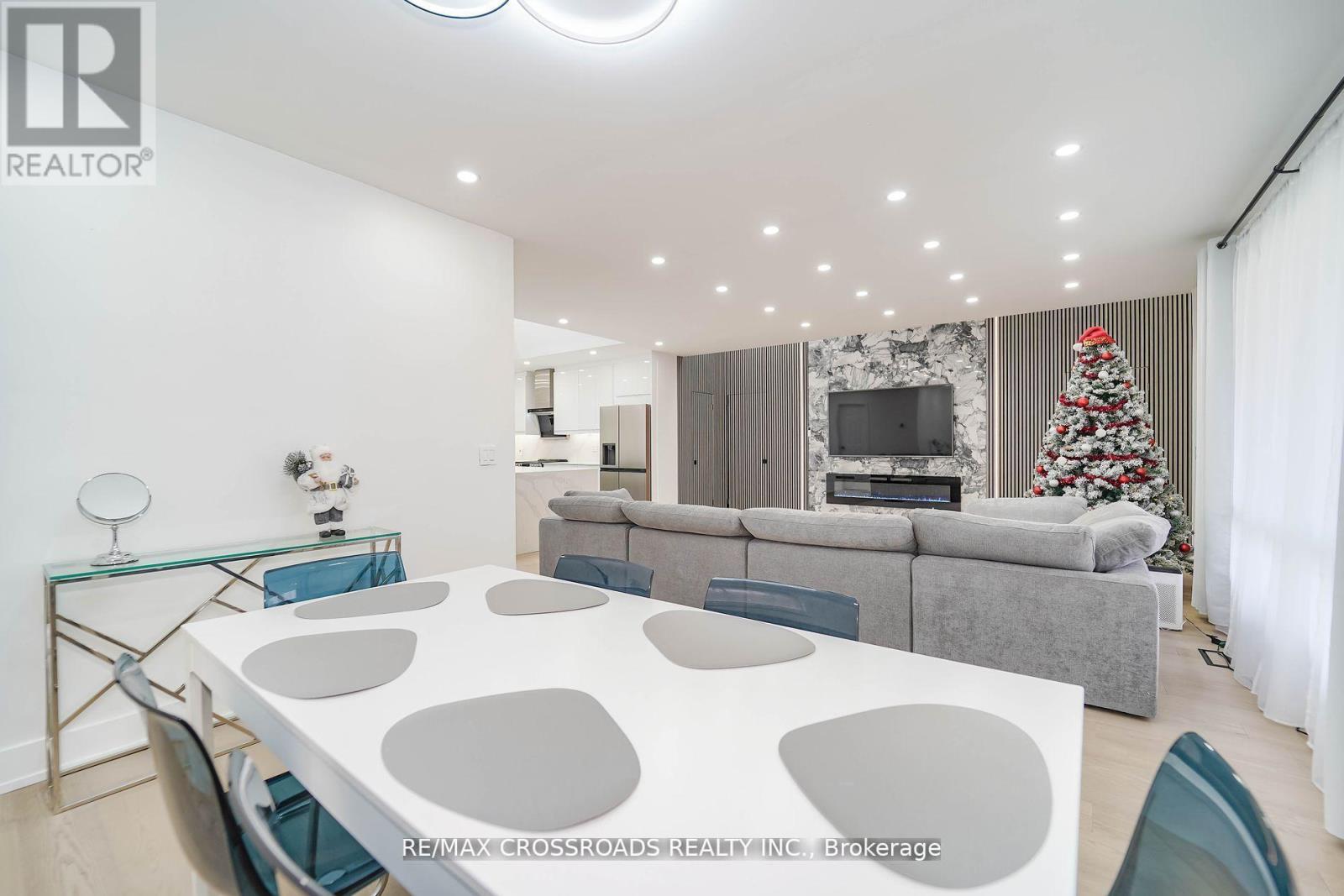 Photo 17 of 7118 Yonge Street, Innisfil ON