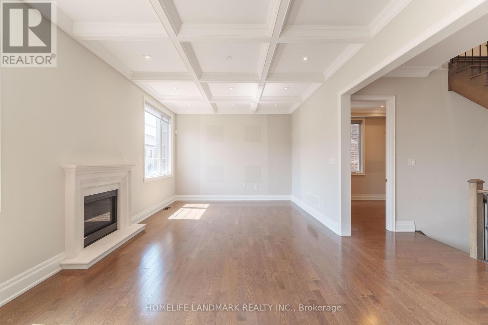 Photo 2 of 17 Aspy Court, Vaughan ON
