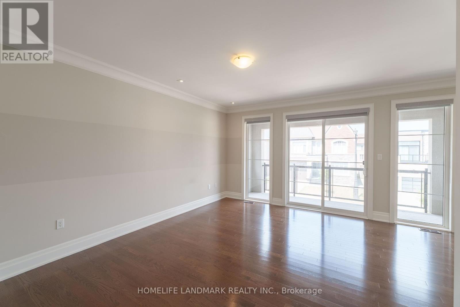 Photo 3 of 17 Aspy Court, Vaughan ON