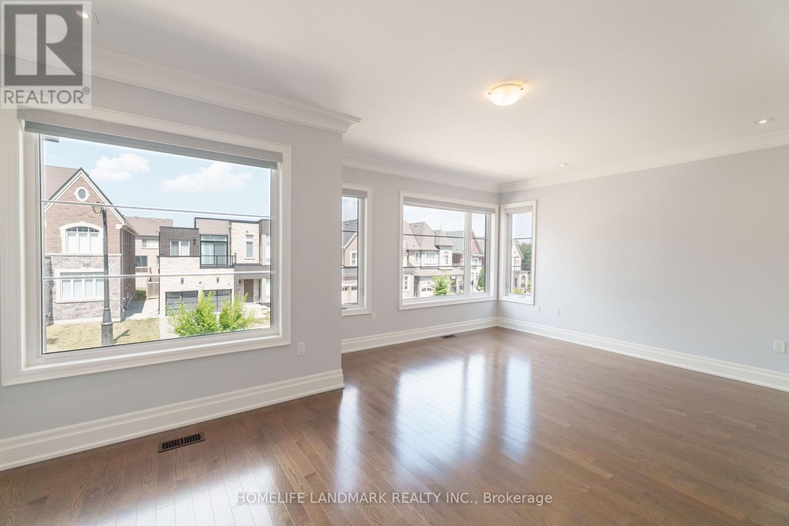 Photo 14 of 17 Aspy Court, Vaughan ON