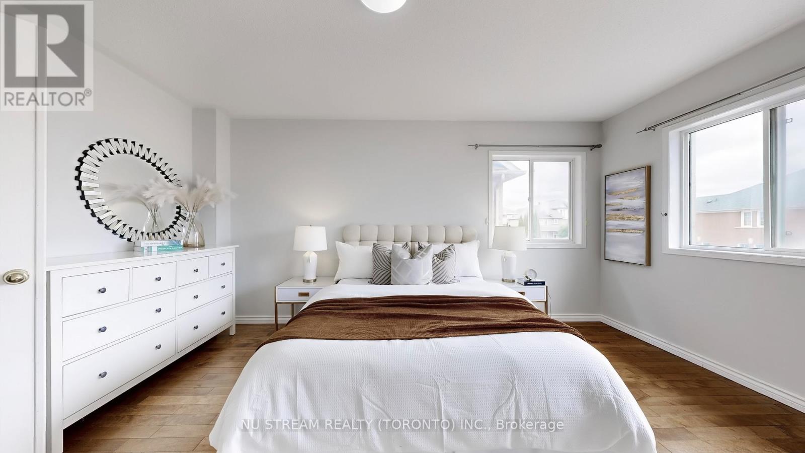 Photo 14 of 41 Bur Oak Avenue, Markham ON