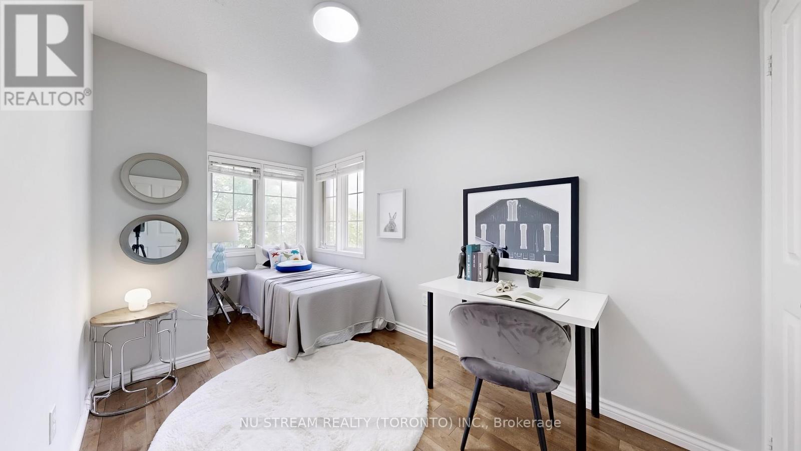 Photo 18 of 41 Bur Oak Avenue, Markham ON