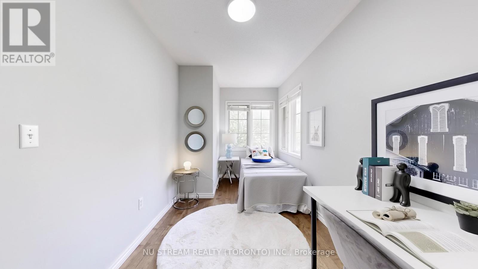 Photo 19 of 41 Bur Oak Avenue, Markham ON