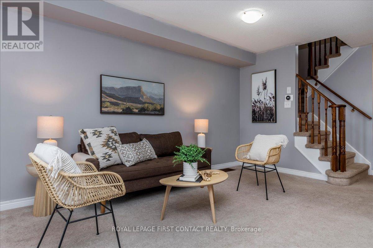 Photo 2 of 22 Admiral Crescent, Essa ON