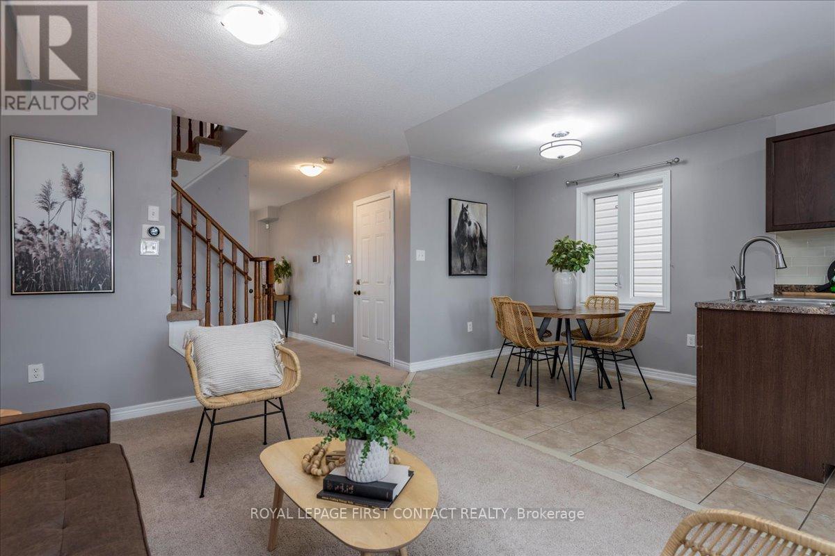 Photo 10 of 22 Admiral Crescent, Essa ON