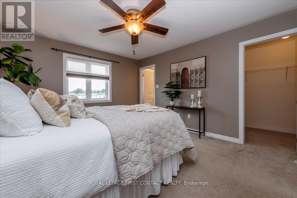 Photo 12 of 22 Admiral Crescent, Essa ON