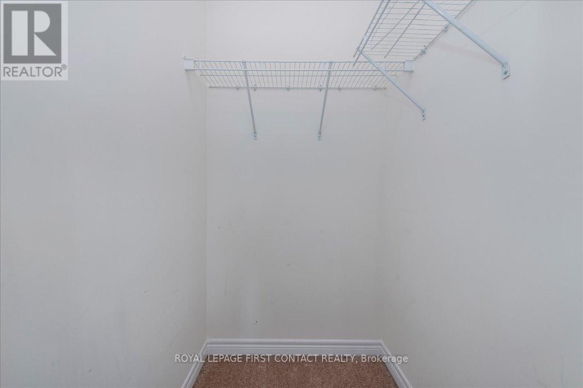 Photo 19 of 22 Admiral Crescent, Essa ON