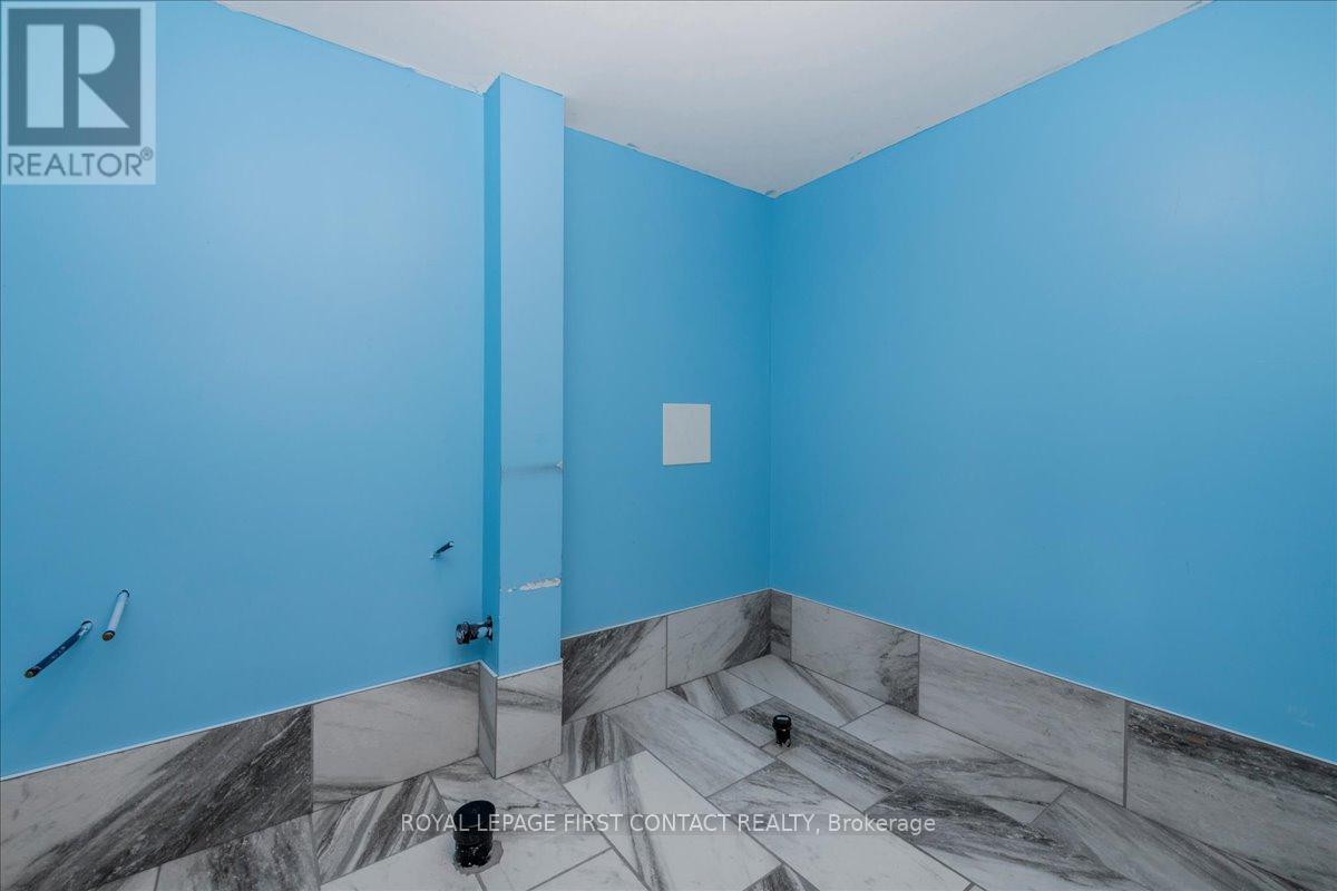Photo 23 of 22 Admiral Crescent, Essa ON