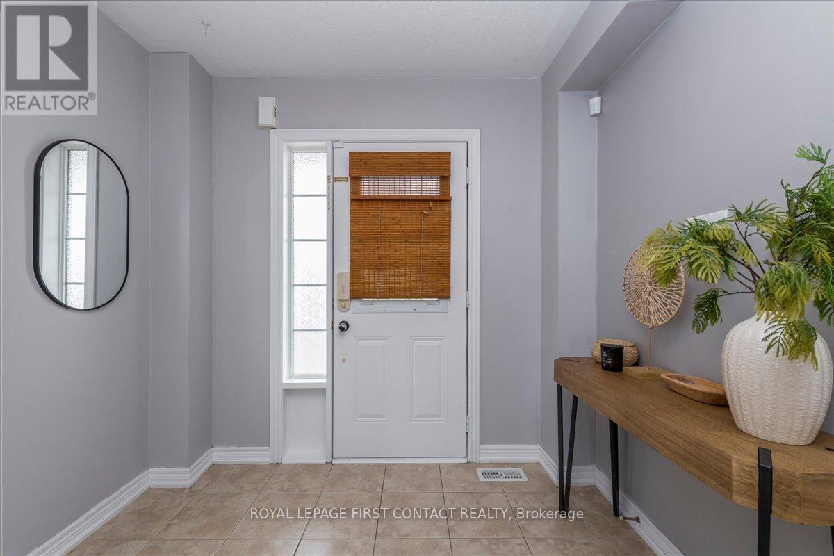 Photo 16 of 22 Admiral Crescent, Essa ON