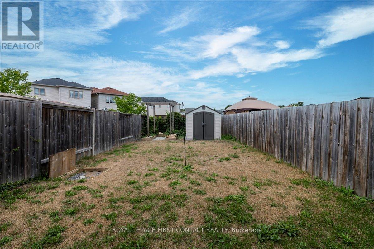 Photo 29 of 22 Admiral Crescent, Essa ON