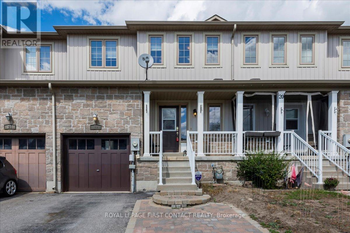 Photo 9 of 22 Admiral Crescent, Essa ON