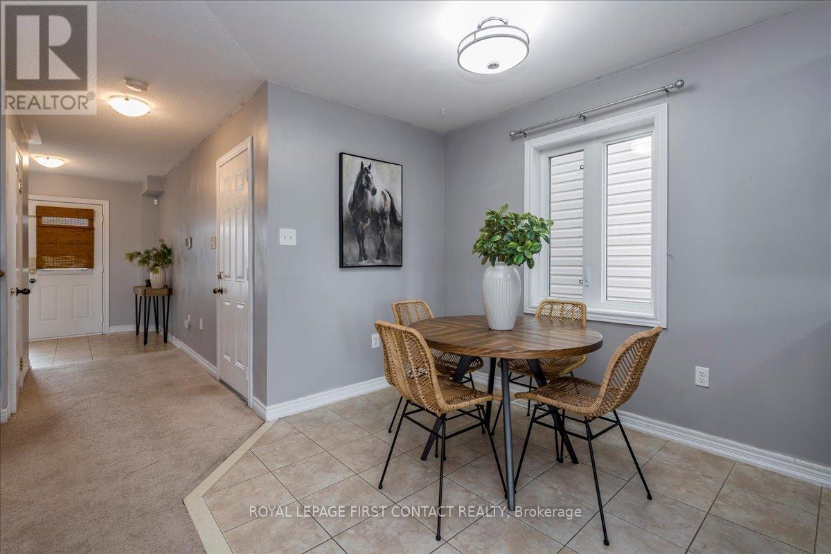 Photo 13 of 22 Admiral Crescent, Essa ON