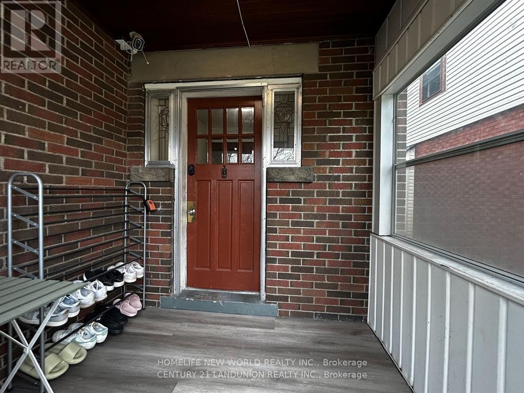 Photo 18 of Main Rm 2 46 Arnold Street, Hamilton ON