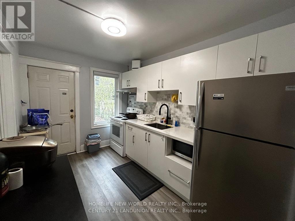 Photo 20 of Main Rm 2 46 Arnold Street, Hamilton ON