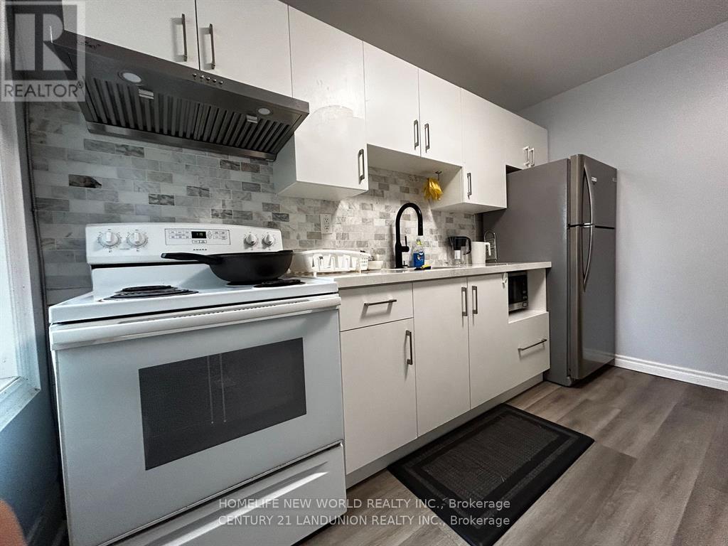 Photo 7 of Main Rm 2 46 Arnold Street, Hamilton ON