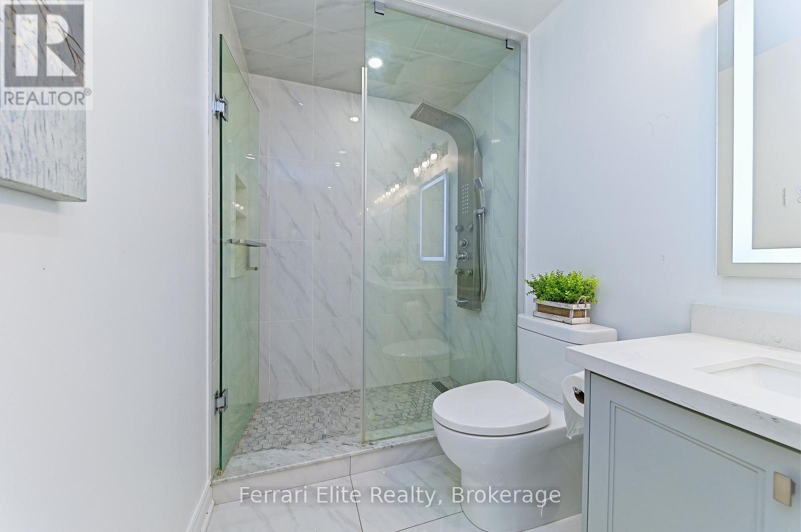 Photo 7 of 16 Amos Court, Markham ON