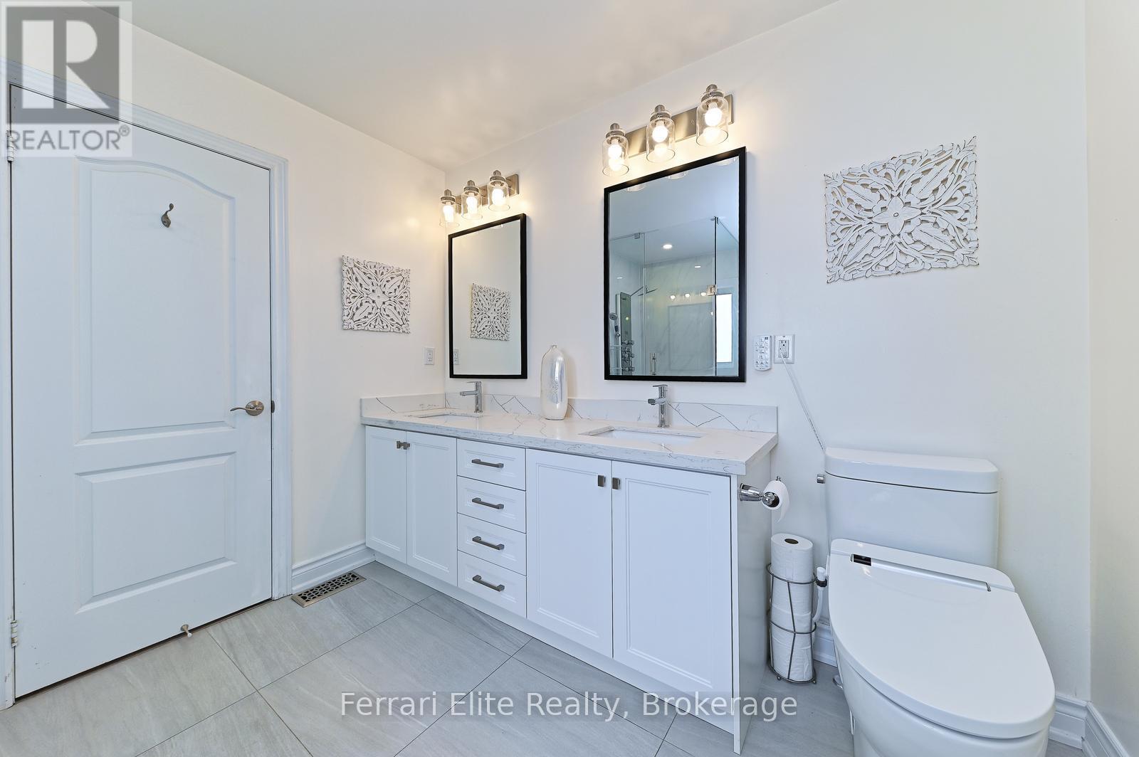 Photo 2 of 16 Amos Court, Markham ON