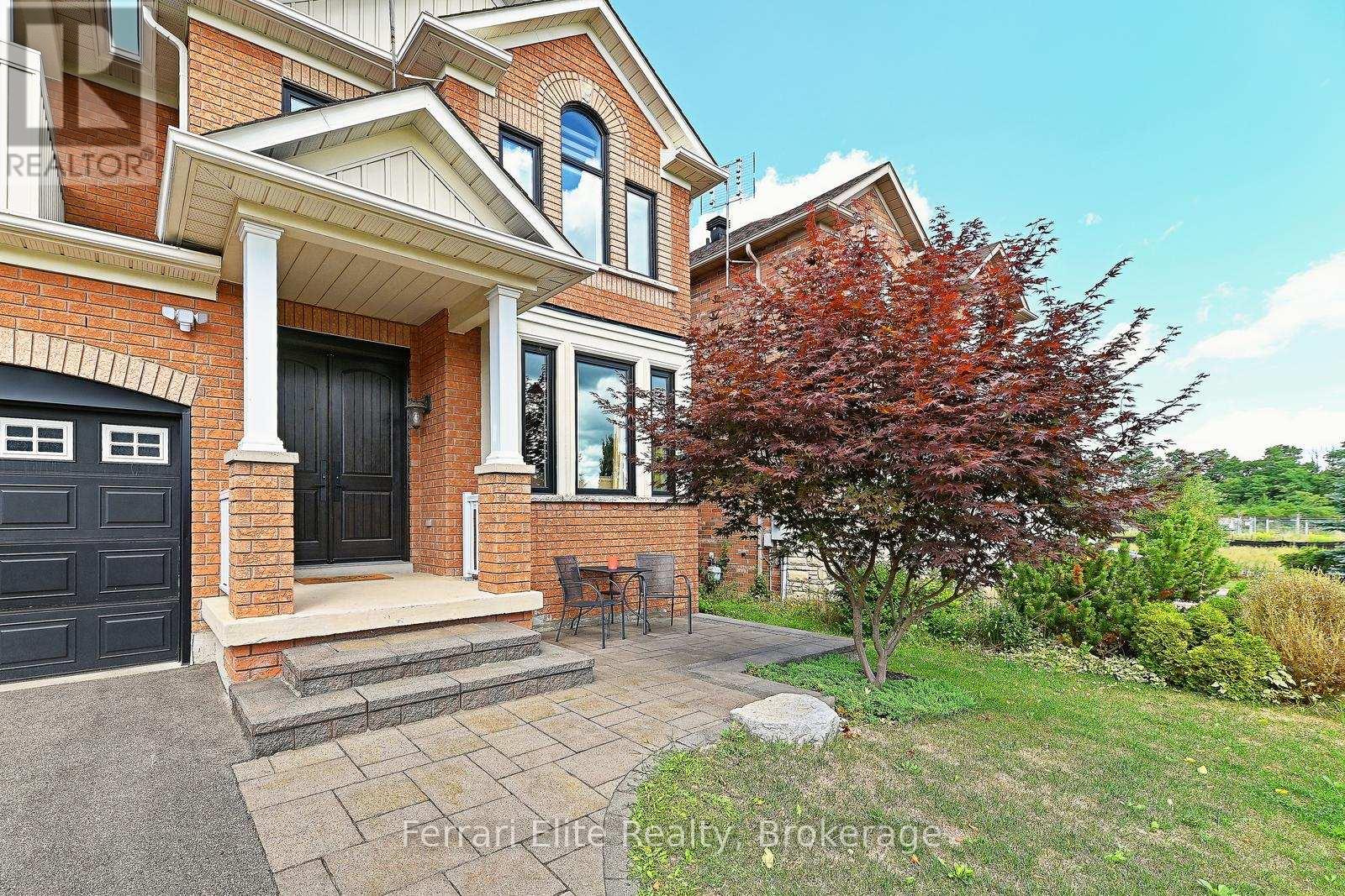Photo 12 of 16 Amos Court, Markham ON