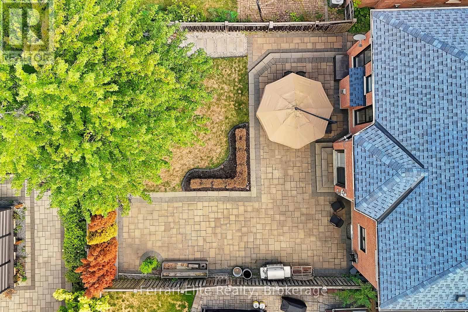 Photo 8 of 16 Amos Court, Markham ON