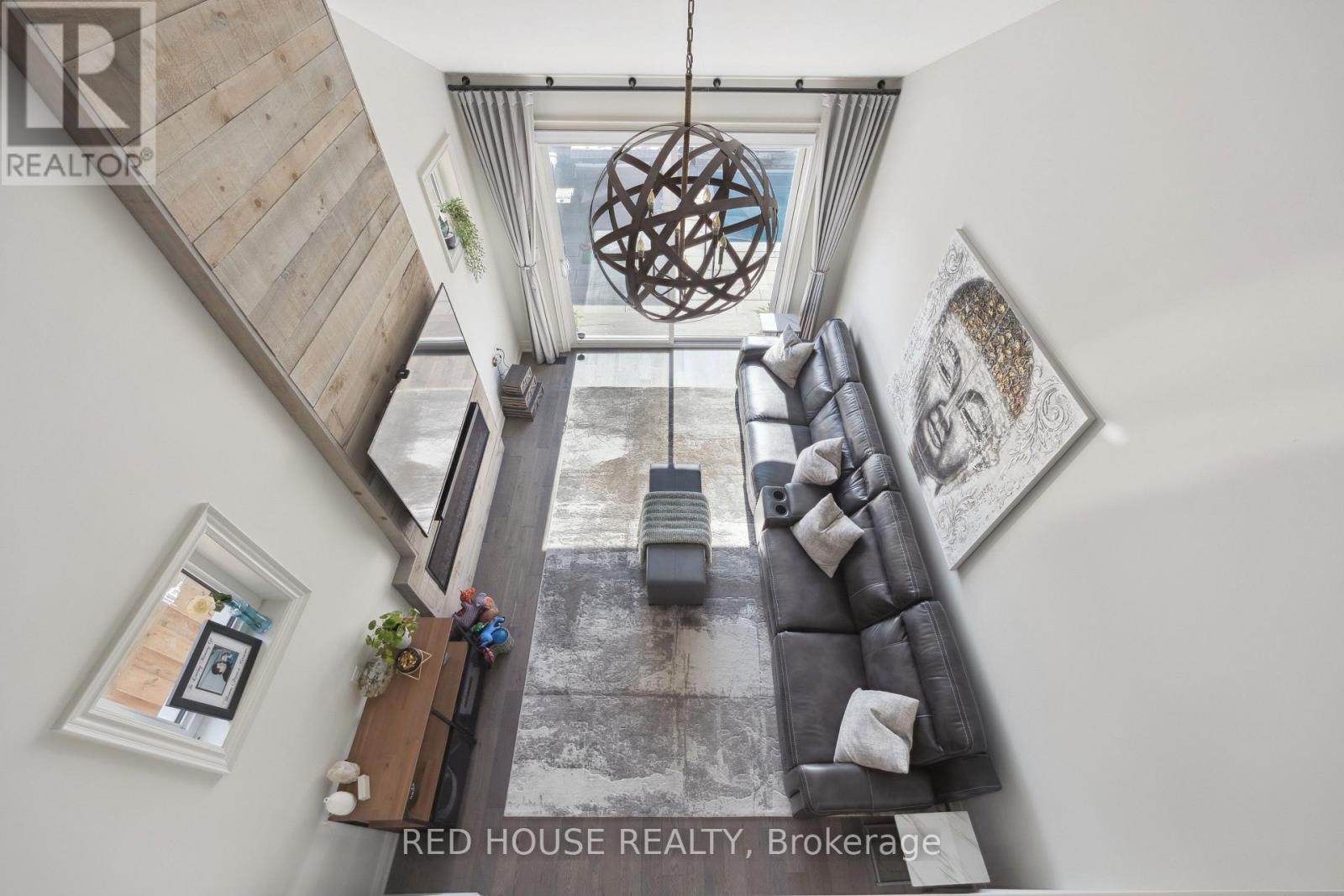 Photo 5 of 74 Mcdonnell Crescent, Bradford West Gwillimbury ON